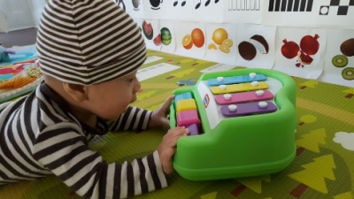 tap a tune play piano best baby toy for cause and effect