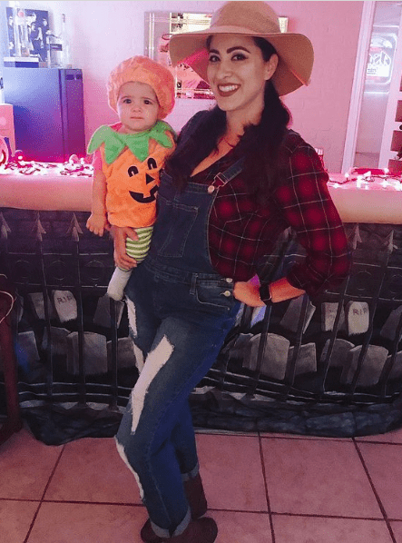 funny mom and baby costumes farmer pumpkin